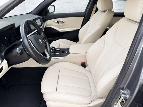 Used 2021 BMW 330i Sedan RWD image 2