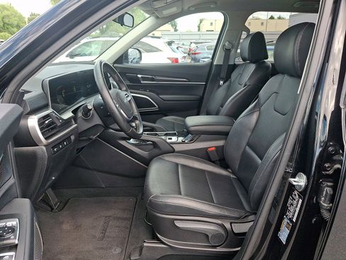 Used 2023 Kia Telluride LX AWD/4WD image 13