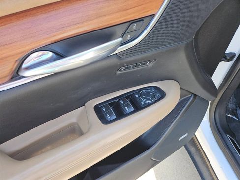 Used 2019 Cadillac XT5 Platinum image 15