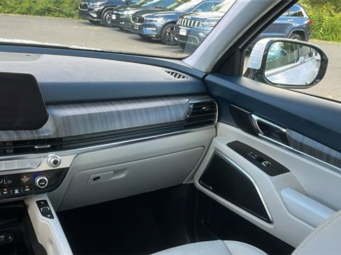 Used 2024 Kia Telluride SX Prestige w/ Towing Package image 22