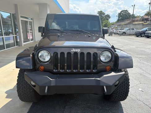 Used 2013 Jeep Wrangler Unlimited Sahara w/ Connectivity Group AWD/4WD image 2