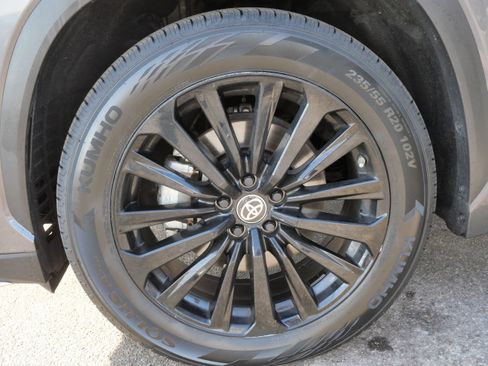 Certified 2025 Toyota Highlander XSE image 16