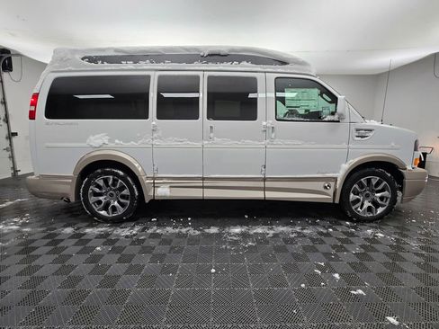 New 2025 GMC Savana 2500 w/ Driver Convenience Package image 10