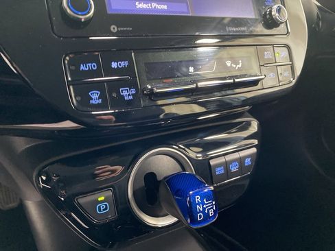 Used 2020 Toyota Prius Prime LE image 24