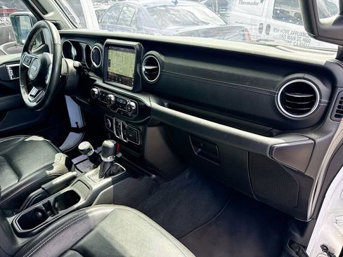 Used 2023 Jeep Wrangler Unlimited Sahara w/ Cold Weather Group image 34