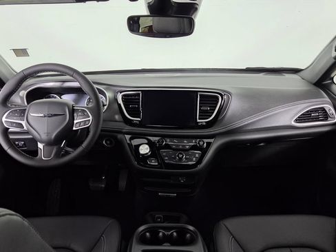 New 2026 Chrysler Pacifica Select FWD image 37