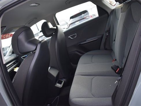 New 2025 Kia K4 LXS image 15