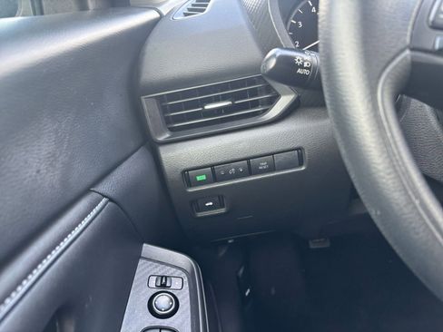 Used 2025 Nissan Sentra S image 32