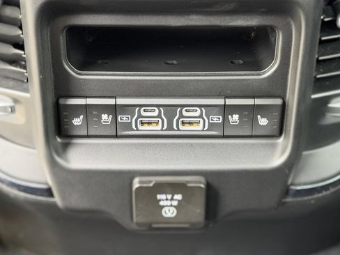 Used 2025 RAM 1500 Limited AWD/4WD image 7