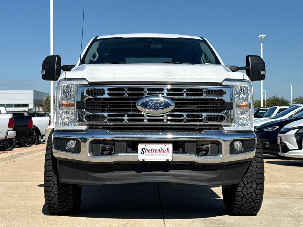 Used 2024 Ford F250 XLT w/ FX4 Off-Road Package AWD/4WD image 2