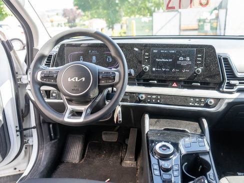 Used 2023 Kia Sportage LX AWD/4WD image 14