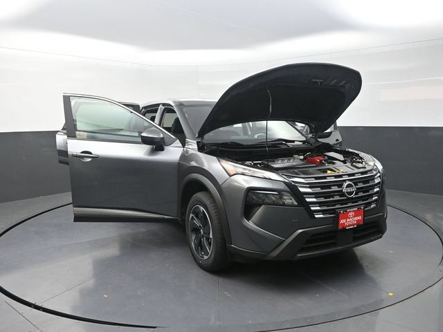 Used 2024 Nissan Rogue SV AWD/4WD image 39