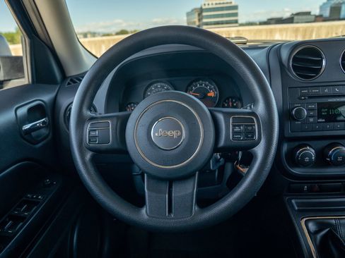 Used 2015 Jeep Patriot Sport w/ Power Value Group AWD/4WD image 21
