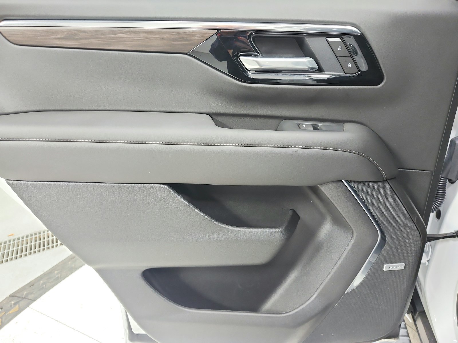 Used 2026 Chevrolet Tahoe Z71 w/ Comfort Package AWD/4WD image 39