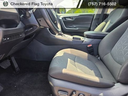 Used 2025 Toyota RAV4 XLE w/ Convenience Package FWD image 8