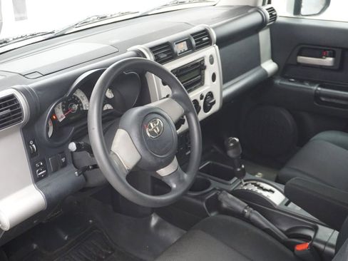 Used 2010 Toyota FJ Cruiser image 12