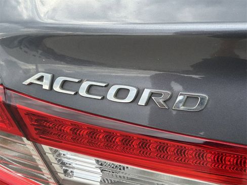 Used 2021 Honda Accord LX image 10