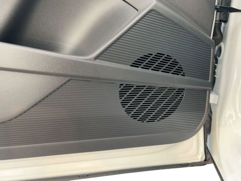 New 2026 Volkswagen Taos SE image 22