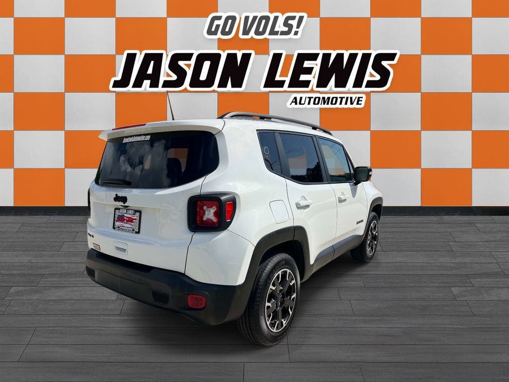 Used 2023 Jeep Renegade Latitude AWD/4WD image 3