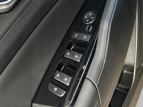 Used 2025 Kia Sportage SX FWD image 12