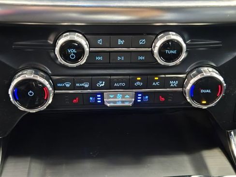 Used 2023 Ford F150 Lariat image 21