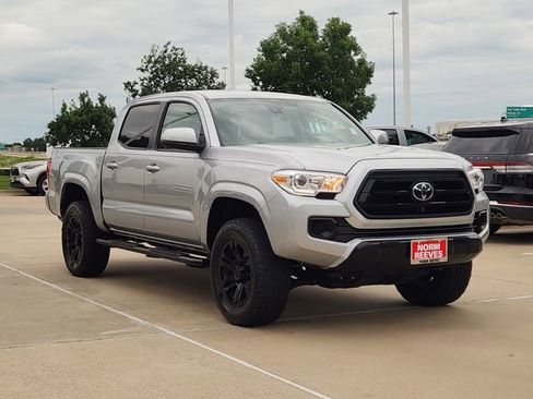 Used 2022 Toyota Tacoma SR w/ SR Convenience Package RWD image 2