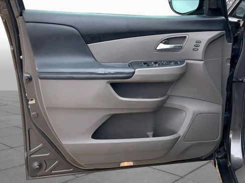 Used 2014 Honda Odyssey Touring Elite image 21
