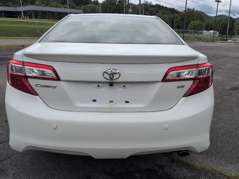 Used 2012 Toyota Camry SE FWD image 7