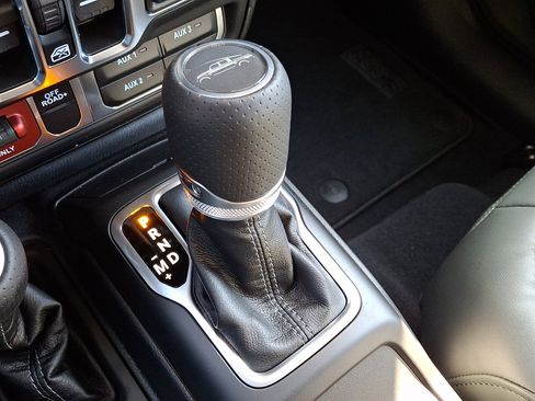 New 2026 Jeep Gladiator Mojave AWD/4WD image 9