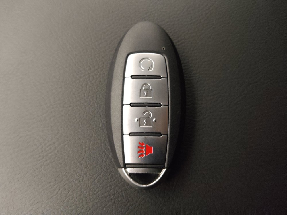 Used 2020 Nissan Pathfinder SV AWD/4WD image 32