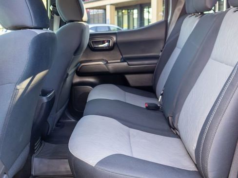 Used 2022 Toyota Tacoma TRD Sport AWD/4WD image 14