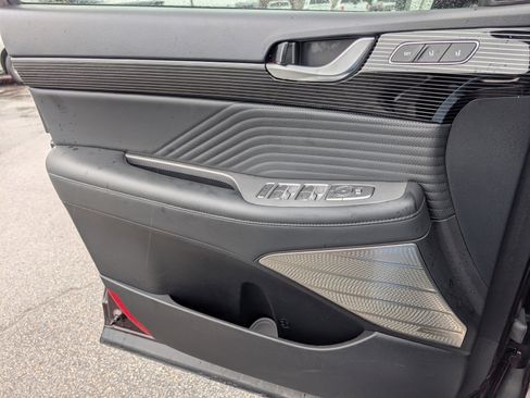 Used 2023 Hyundai Palisade Calligraphy image 17