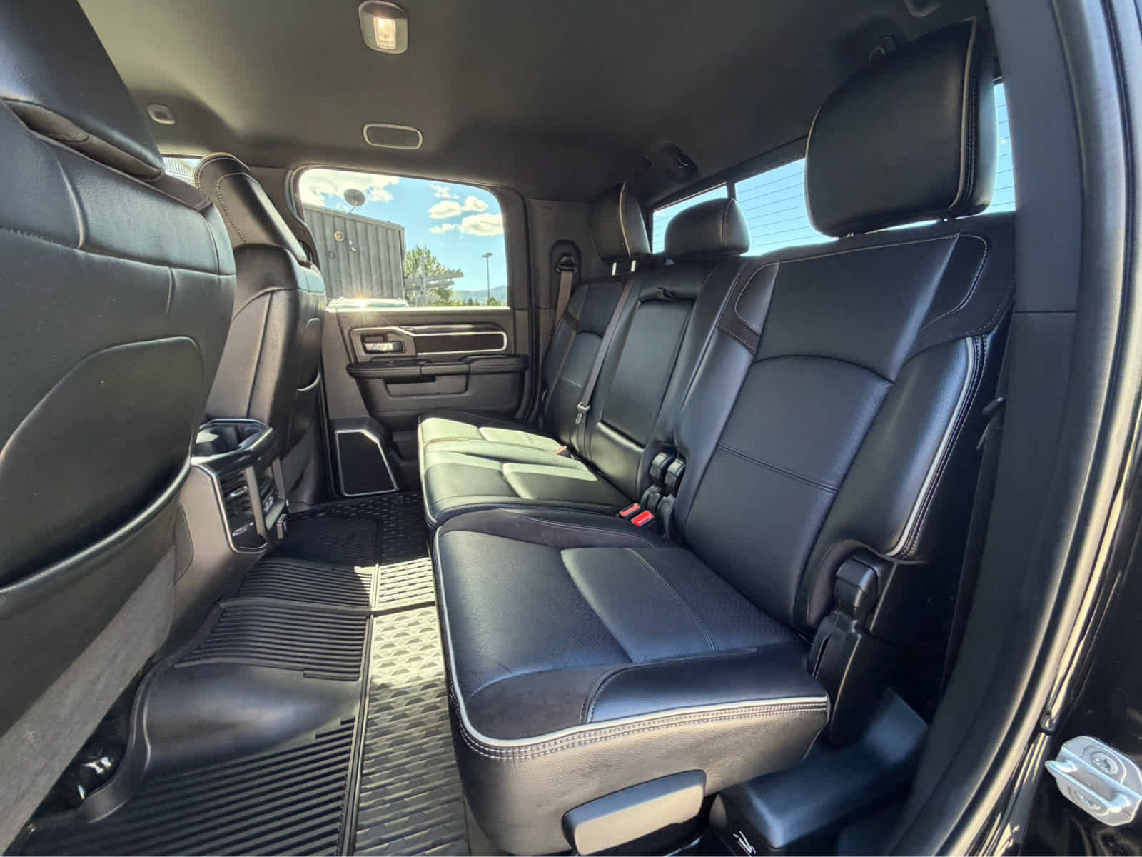 Used 2023 RAM 2500 Laramie AWD/4WD image 23