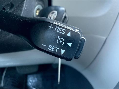 Used 2015 Toyota Venza LE image 35