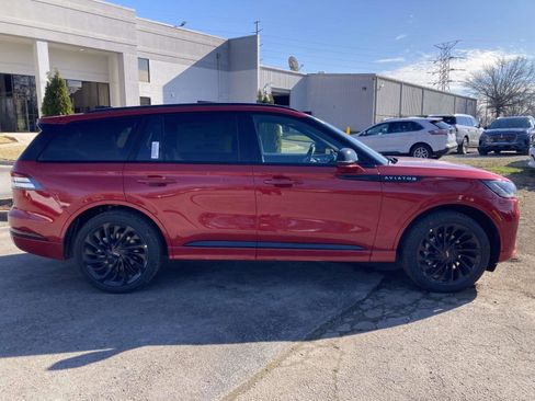 New 2026 Lincoln Aviator Reserve w/ Luxury Package image 2