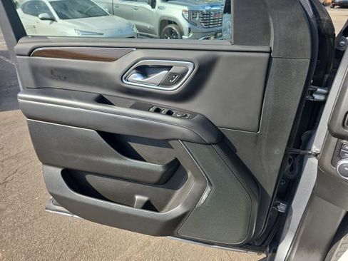 Used 2022 GMC Yukon XL SLE w/ Gmc Pro Safety Plus Package image 27