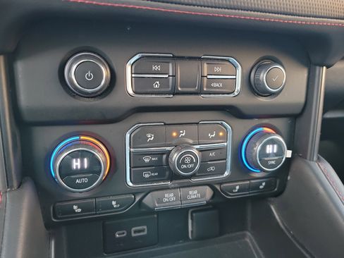 Used 2023 Chevrolet Suburban RST image 17