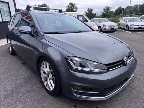 Used 2017 Volkswagen Golf S FWD image 4