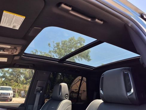 Used 2024 Cadillac Escalade Premium Luxury RWD image 29