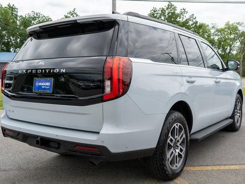 Used 2025 Ford Expedition Active AWD/4WD image 6
