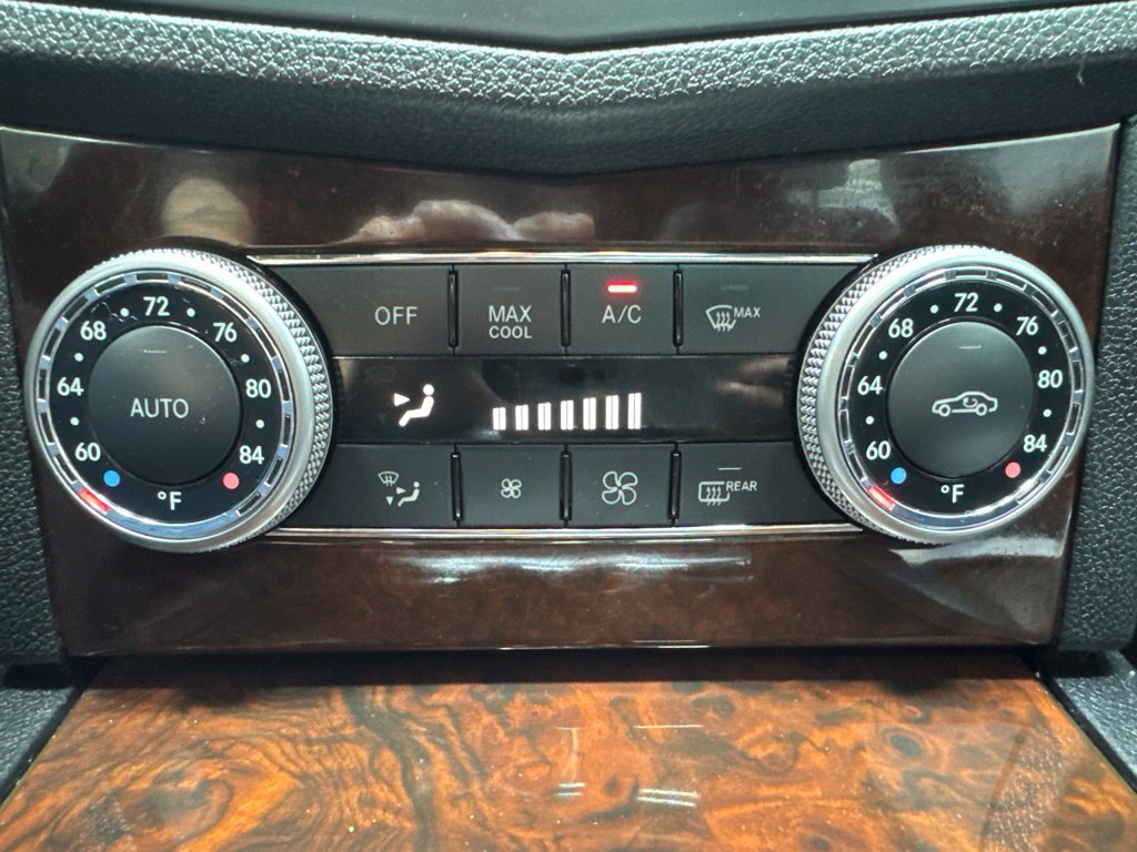 Used 2009 Mercedes-Benz C 300 Sedan image 15