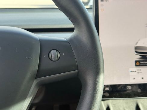 Used 2023 Tesla Model 3 Standard Range image 16