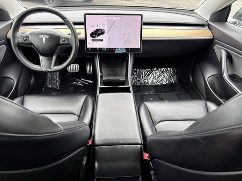 Used 2019 Tesla Model 3 Performance image 28