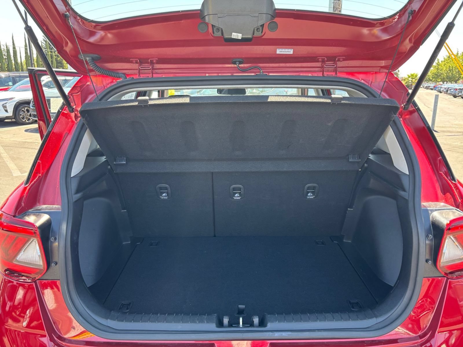 Used 2025 Hyundai Venue SEL FWD image 30