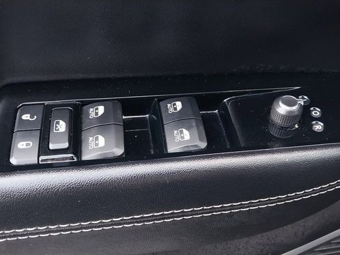 Used 2023 Jeep Wagoneer L Series II image 34