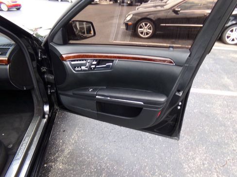 Used 2013 Mercedes-Benz S 550 4MATIC image 36