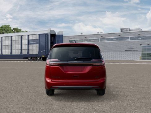 New 2026 Chrysler Pacifica Select image 7