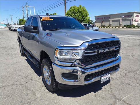 Used 2022 RAM 2500 Tradesman AWD/4WD image 3