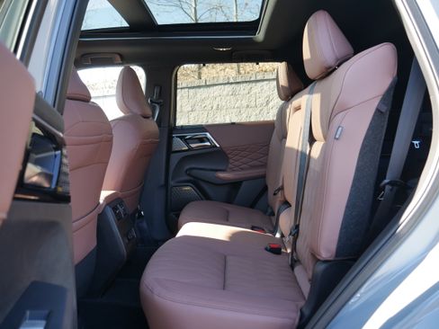 New 2025 Mitsubishi Outlander SEL FWD image 16