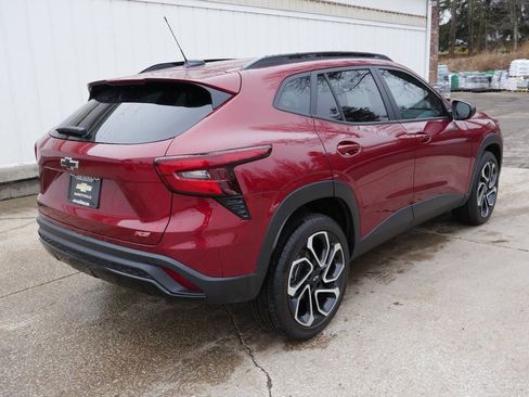 Used 2025 Chevrolet Trax RS w/ Sunroof Package image 7